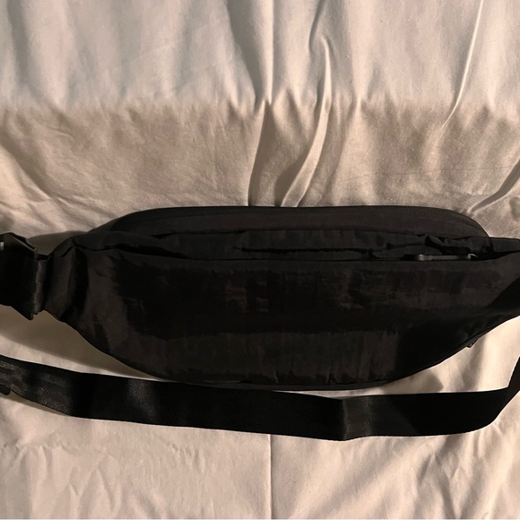 Chrome Industries - Picture 2 of 10